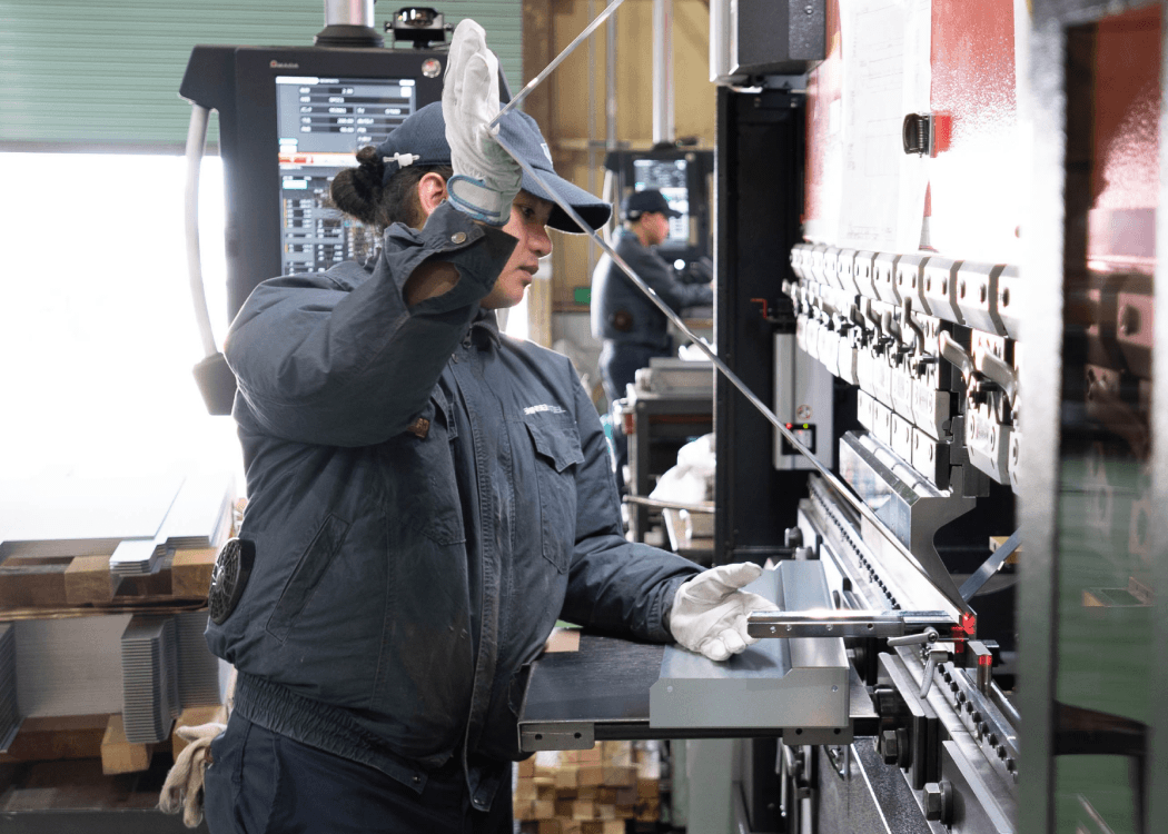 板金加工｜事業内容｜有限会社新生スチール