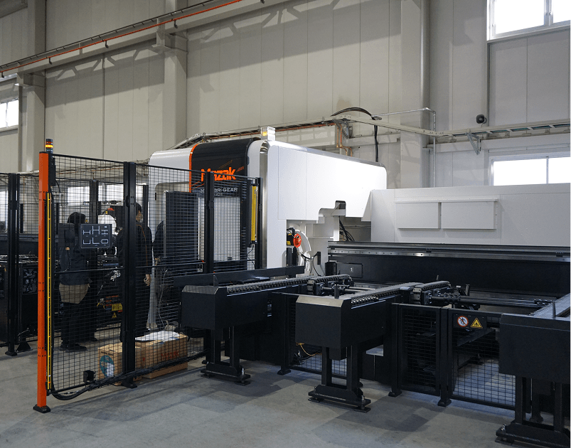 3次元レーザ加工機 ヤマザキマザック製 3D FABRIGEAR220Ⅲ